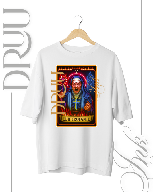 Playera tipo Oversize – Monja Rebelde “El Hierofante”