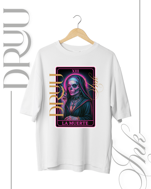 Playera tipo Oversize – Monja Rebelde “La Muerte Bis”